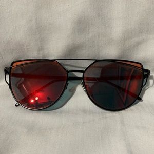 2 pairs of sunglasses